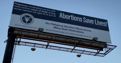secte-temple-satanique-affichage-avortement