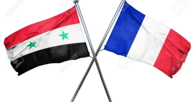 56720532-drapeau-de-la-syrie-combinée-avec-le-drapeau-france