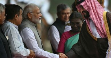 Indian President Droupadi Murmu, second right, looks on as Saudi Crown