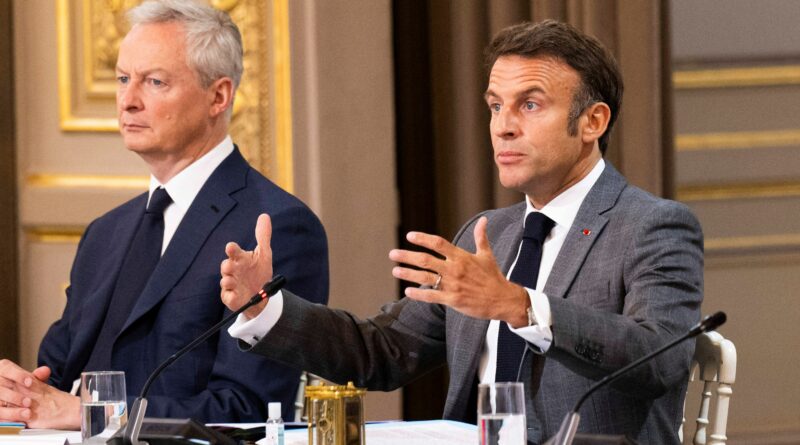 Paris : Cabinet meeting