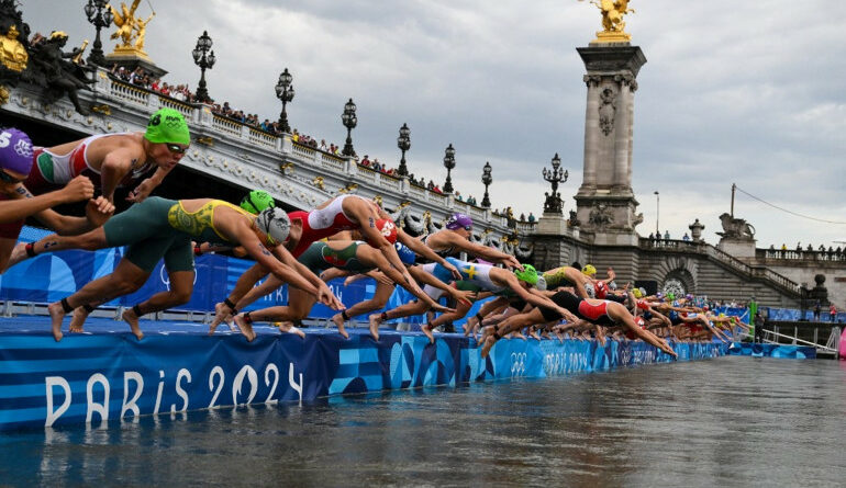 1692665-l-epreuve-olympique-de-triathlon-a-pu-avoir-lieu-dans-la-seine-le-31-juillet