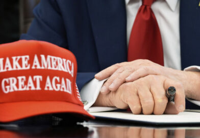 Trump orchestre-t-il une retraite stratégique complète sur tous les fronts ?